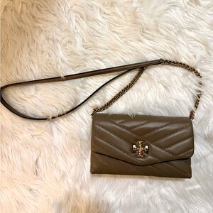 Tory burch wallet on chain